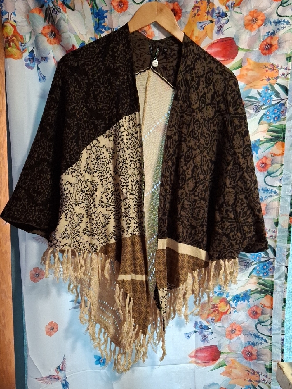 BKE Brown and Black Patterned Knit Shaw Size M/L